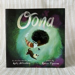Oona Hardcover Book 📕